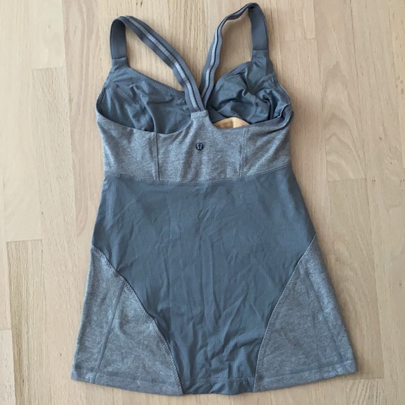 Lululemon sleeveless workout top in light grey - Picture 6 of 8